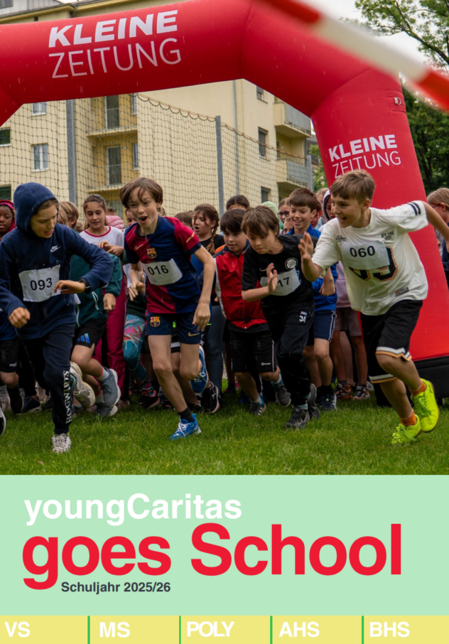 Titelbild des youngCaritas Steiermark Schulfolders. Auf dem Foto sieht man Schüler beim youngCaritas LaufWunder.